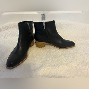 Clarks booties boots size 7.5